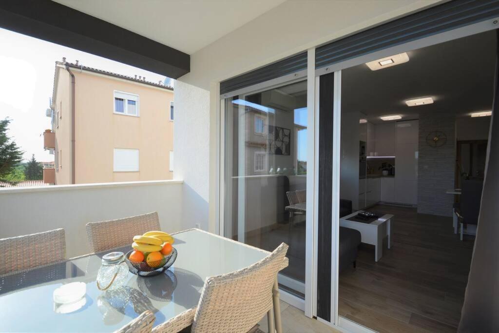 Valux Apartman Póla Kültér fotó