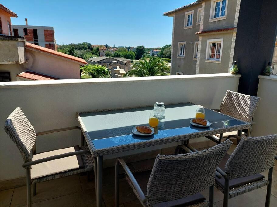 Valux Apartman Póla Kültér fotó