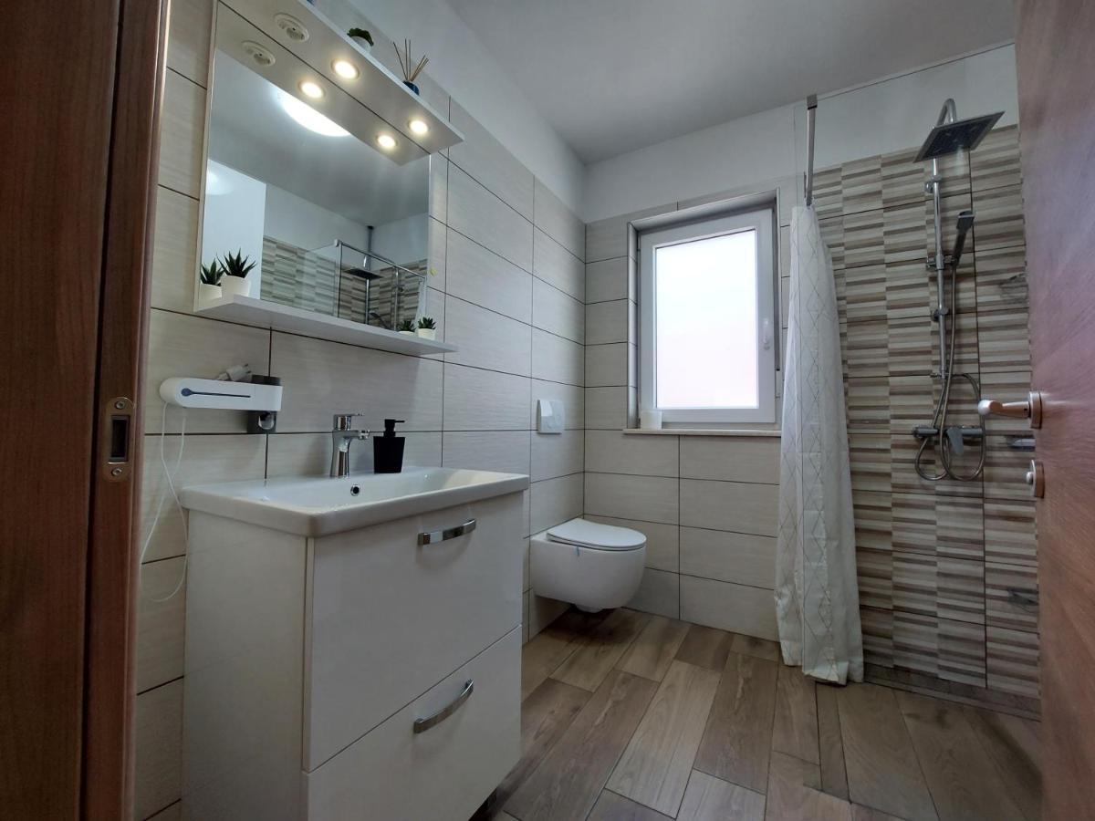 Valux Apartman Póla Kültér fotó